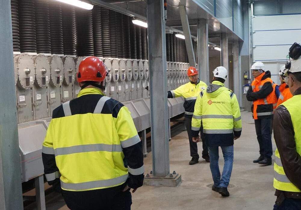 Customers participating in a reference site visit to learn about automated biomass fuel sampling and sample handling solutions.